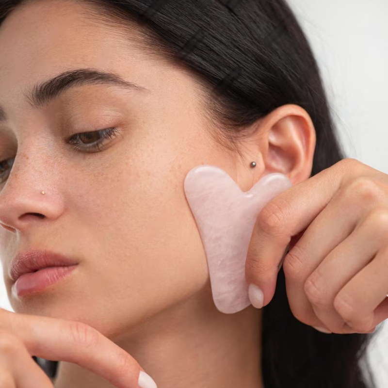Gua-Sha et Rouleau Visage massage facial